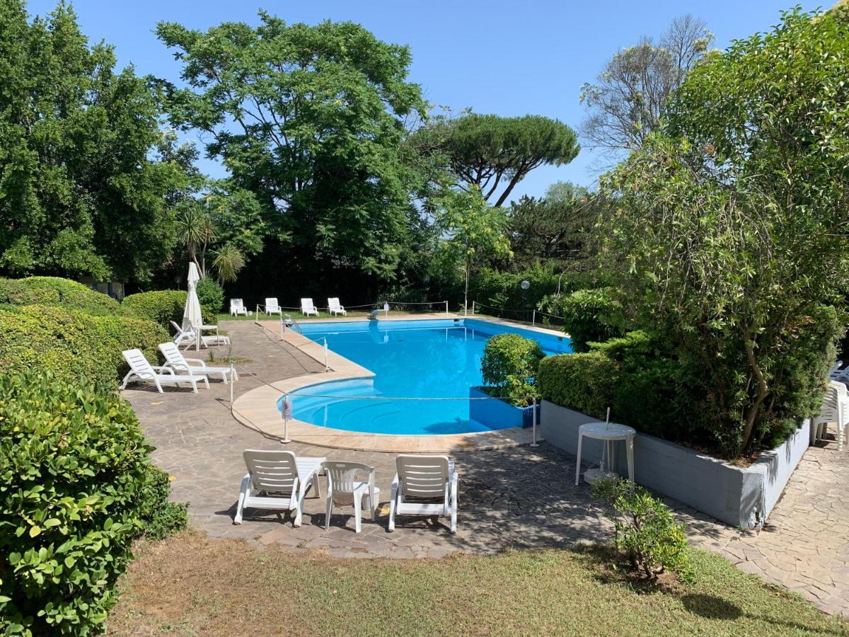 Penthouse Aureliana Attico Con Piscina A Roma Apartment Bagian luar foto